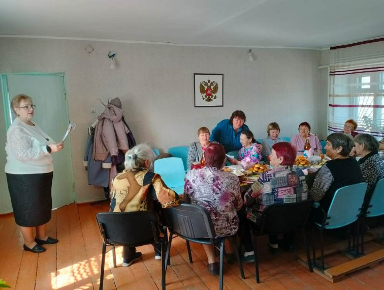 В юбилейную дату начала работы клуба "Берегиня" Красноярский сельсовет Поспелихинского района отметил чаепитием, организованным Администрацией сельсовета и Советом женщин сельсовета. В юбилейную дату начала работы клуба "Берегиня" Красноярский сельсовет Поспелихинского района отметил чаепитием, организованным Администрацией сельсовета и Советом женщин сельсовета.