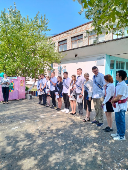 23.05.2023 г. Для выпускников филиала МКОУ "Поспелихинской СОШ № 3" Красноярская СОШ прозвенел "Последний звонок"! На торжественной линейке звучали тёплые слова напутствий в адрес выпускников и слова благодарности в адрес учителей.. 23.05.2023 г. Для выпускников филиала МКОУ "Поспелихинской СОШ № 3" Красноярская СОШ прозвенел "Последний звонок"! На торжественной линейке звучали тёплые слова напутствий в адрес выпускников и слова благодарности в адрес учителей..